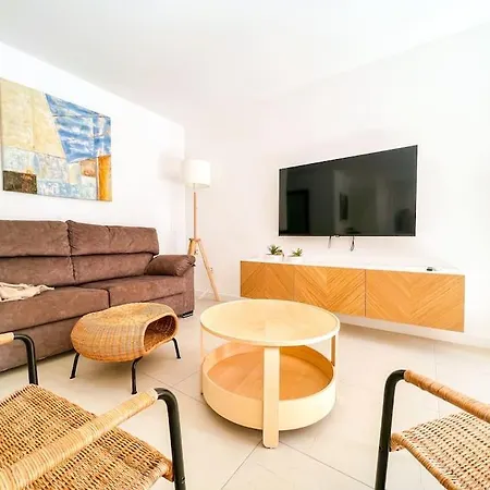 Stunning Bungalow, Pool, Terrace, Beach! Se12