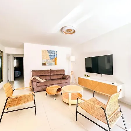 Stunning Bungalow, Pool, Terrace, Beach! Se12