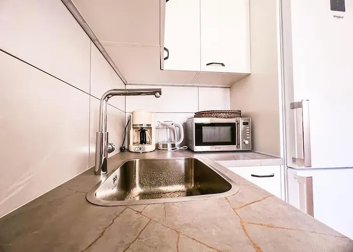 Stunning Bungalow, Pool, Terrace, Beach! Se12 Appartement