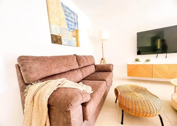 Stunning Bungalow, Pool, Terrace, Beach! Se12