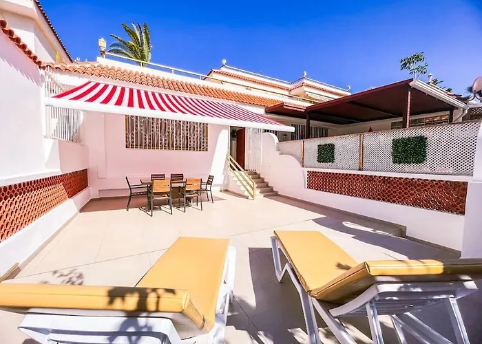 Stunning Bungalow, Pool, Terrace, Beach! Se12 *