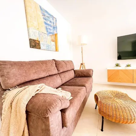 Stunning Bungalow, Pool, Terrace, Beach! Se12