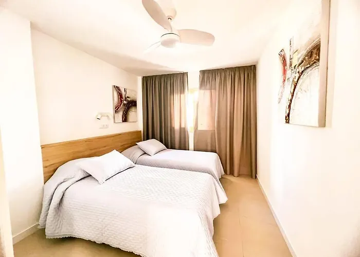 Stunning Bungalow, Pool, Terrace, Beach! Se12