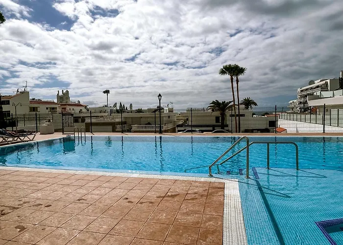 Διαμέρισμα Stunning Bungalow, Pool, Terrace, Beach! Se12