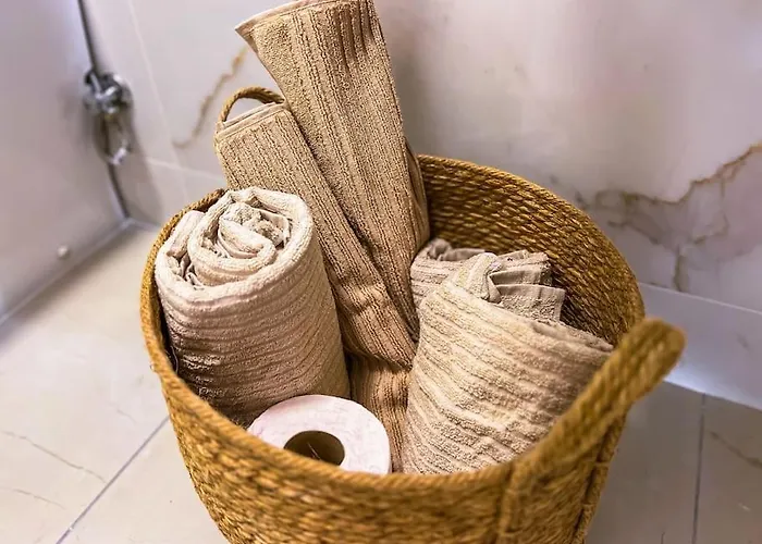 Stunning Bungalow, Pool, Terrace, Beach! Se12