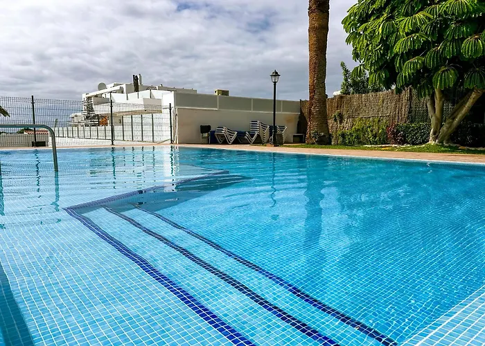 Stunning Bungalow, Pool, Terrace, Beach! Se12 Apartment