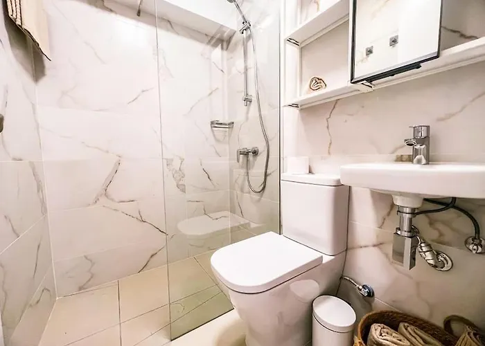 Apartment Stunning Bungalow, Pool, Terrace, Beach! Se12 *