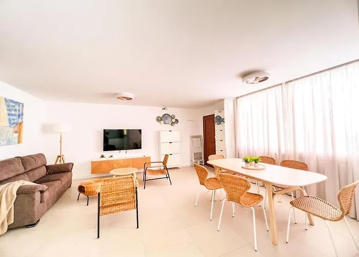 Apartment Stunning Bungalow, Pool, Terrace, Beach! Se12