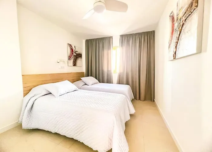 Stunning Bungalow, Pool, Terrace, Beach! Se12